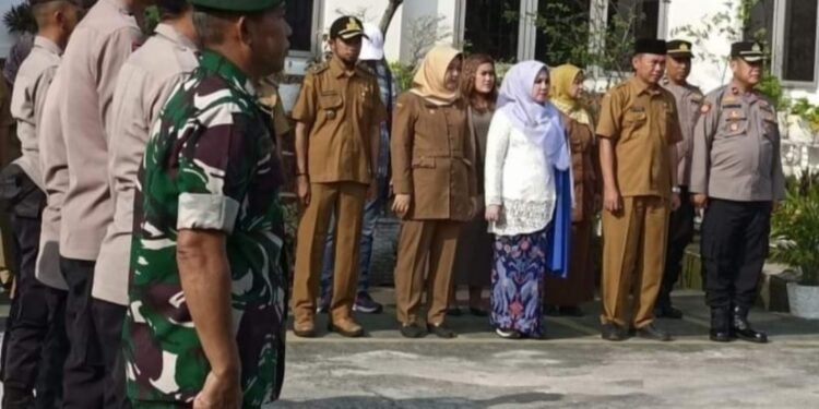 Rapat Minggon Kecamatan Teluk Jambe Timur dilaksanakan di Desa Sukaluyu