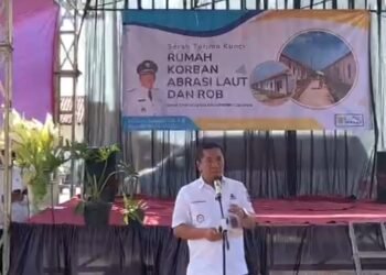 Gebyar Paten Bupati Karawang Serahkan 104  Rumah Baru , Korban Abrasi dan Rob Pantai Cemara Cibuaya