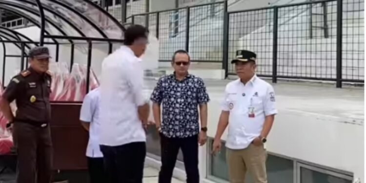 Bupati Aep Beserta Kajari Karawang Sidak Pembangunan Stadion dan GOR Panatayuda Untuk Memastikan Pekerjaan Sesuai Bestek dan Berkualitas