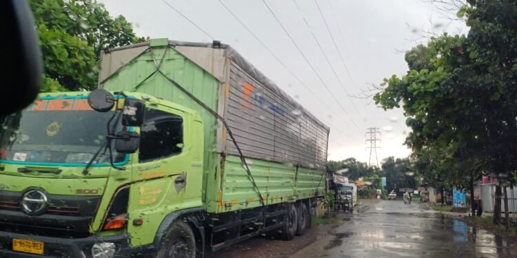 Akibat Tidak Ada Rambu Kontainer Masuk Perumnas Bupati Aep Harus Evaluasi Kadisbub Karawang