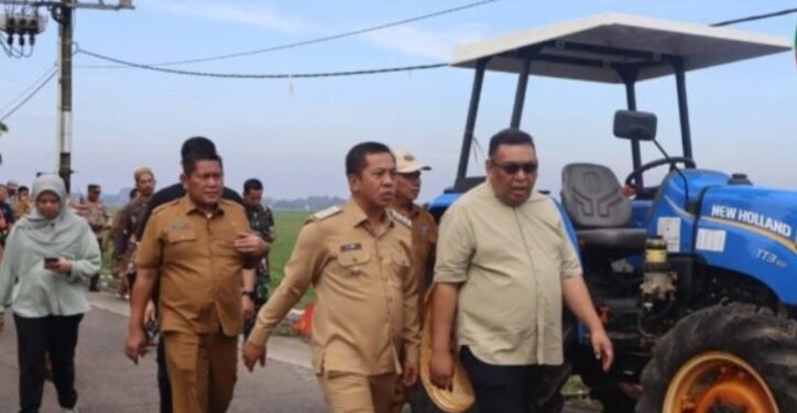 Bupati Karawang Dampingi Monev Dirjen PSP Kementan Ke Desa Kutawargi Rawamerta