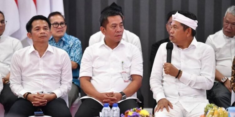 Gubernur Jabar Puji Langkah Bupati Karawang Aep Syaepuloh Tangani Kalangligar