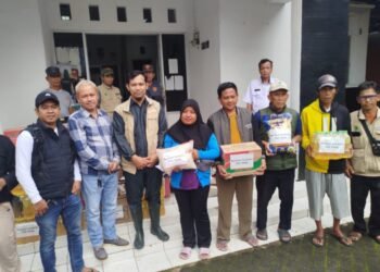 PWI Karawang dan PHE ONWJ Salurkan Bantuan untuk Warga Terdampak Banjir di Karawang Kulon