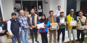 PWI Karawang dan PHE ONWJ Salurkan Bantuan untuk Warga Terdampak Banjir di Karawang Kulon