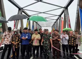 Bupati Karawang Aep Syaepuloh Resmikan Jembatan Penghubung Babakan Tambun- Ciselang Untuk Akses Tranpsortasi  Masyarakat Tiga Kecamatan